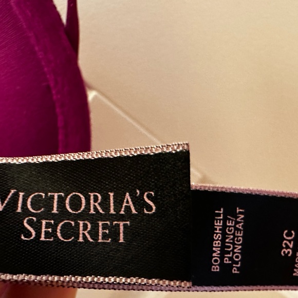 Victoria’s Secret Push-Up Bra. 32C - Picture 4 of 4